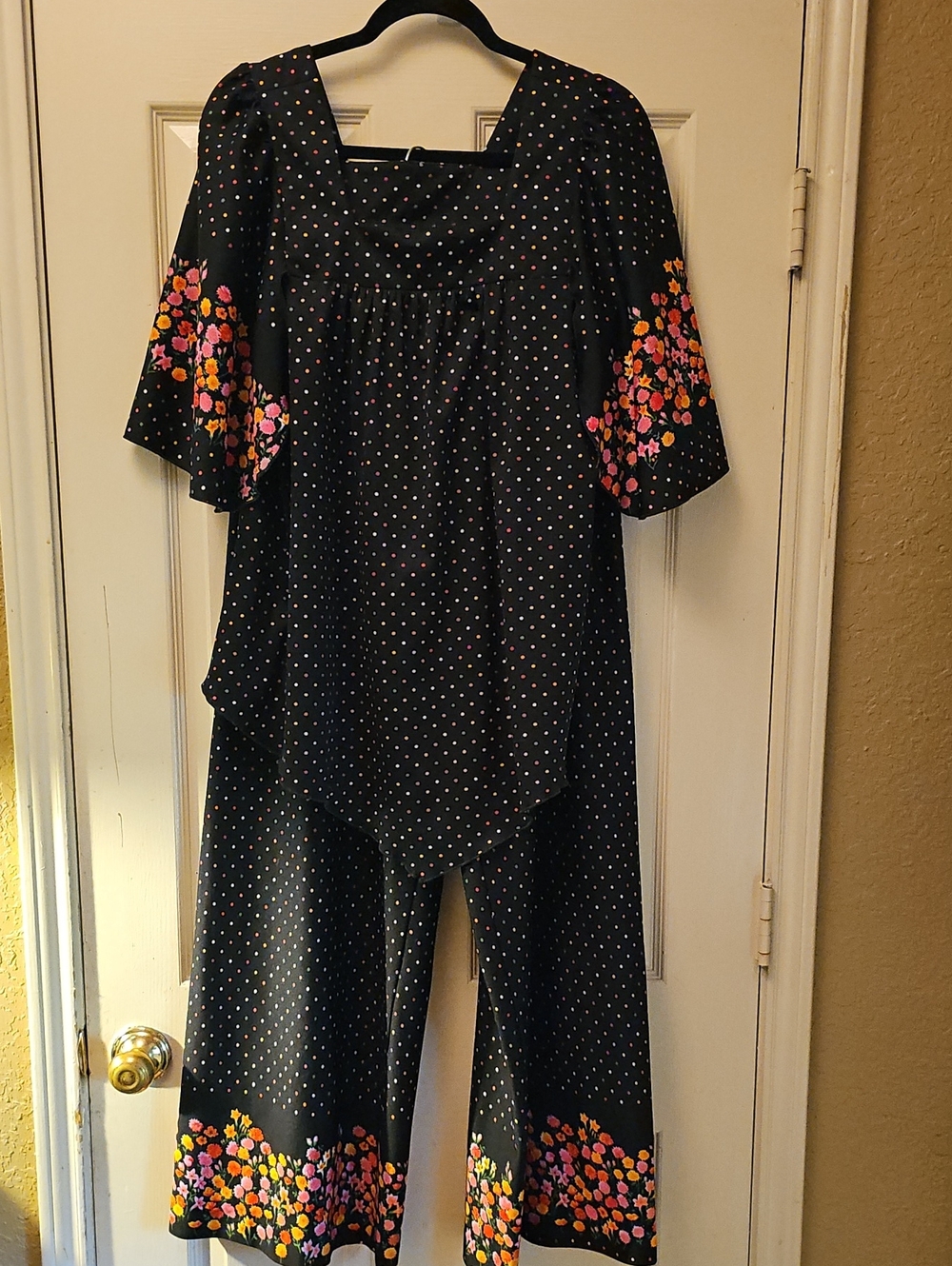 Vintage 2 Piece Women's Leisure Pant Set